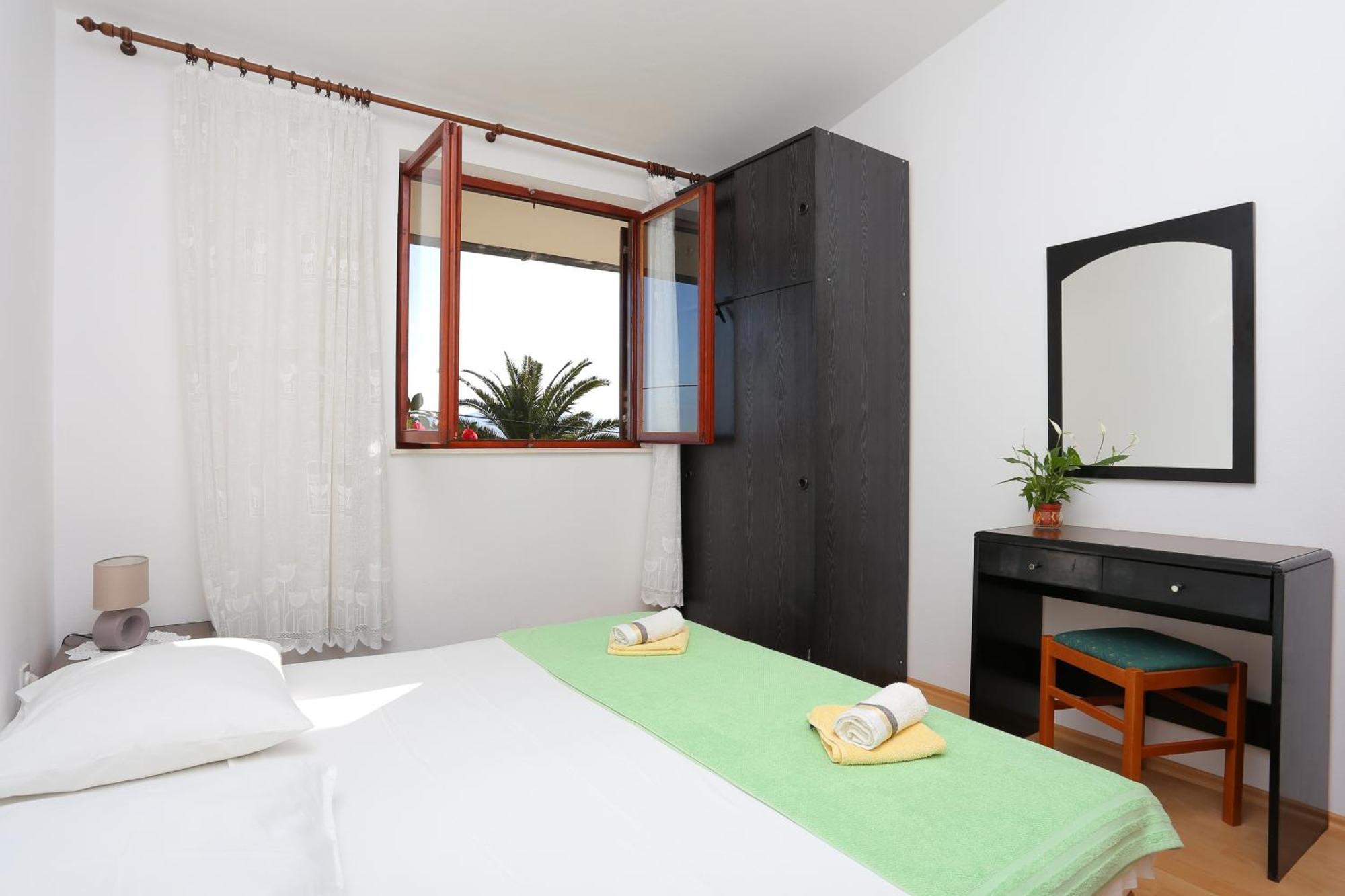 Apartments By The Sea Podaca, Makarska - 11588 Номер фото